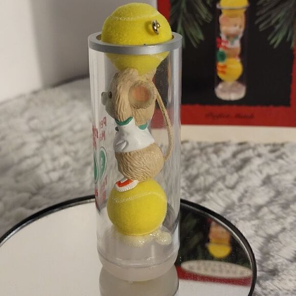 Vtg 1993 Hallmark Keepsake "Perfect Match" Christmas Ornament - Picture 3 of 6